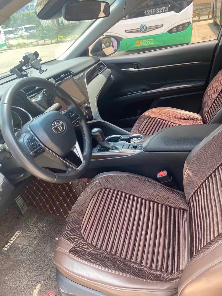 武汉18年丰田凯美瑞4