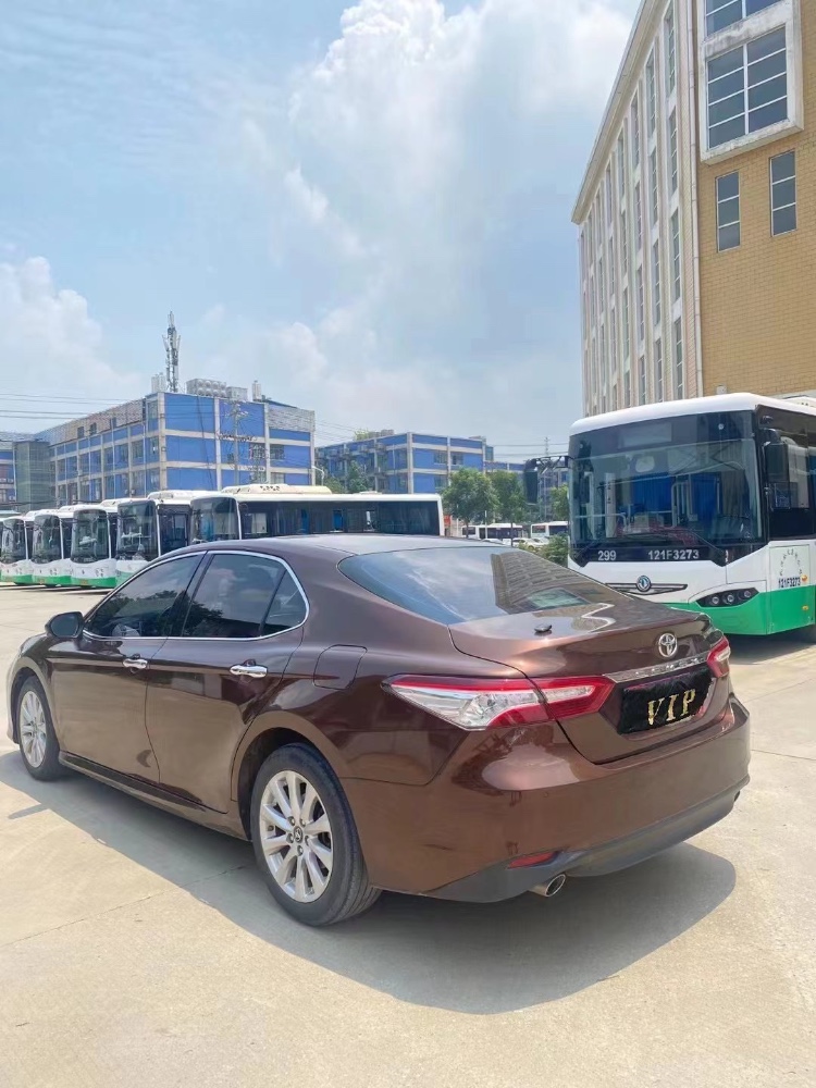 武汉18年丰田凯美瑞7