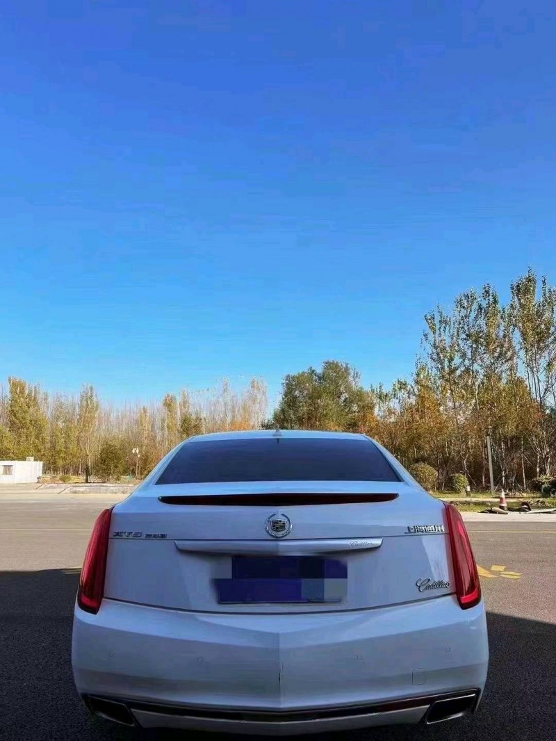 东营14年凯迪拉克XTS3