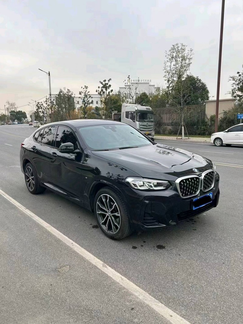 东营22年宝马X43