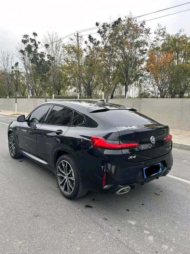 东营22年宝马X48