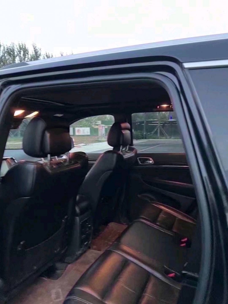 淄博15年Jeep大切诺基5