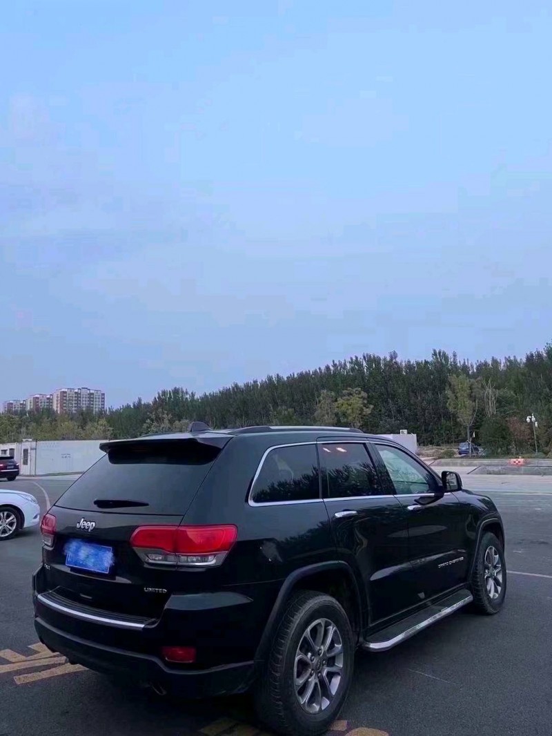 淄博15年Jeep大切诺基6