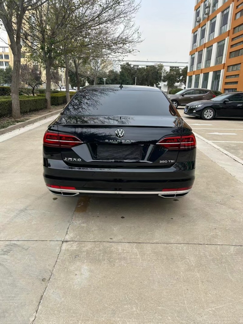 济宁22年大众辉昂9