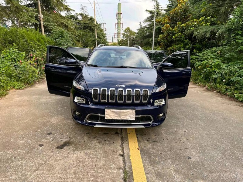 徐州17年Jeep自由光8
