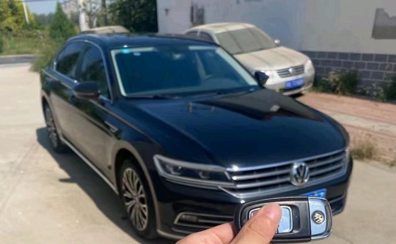 保定17年大众辉昂2