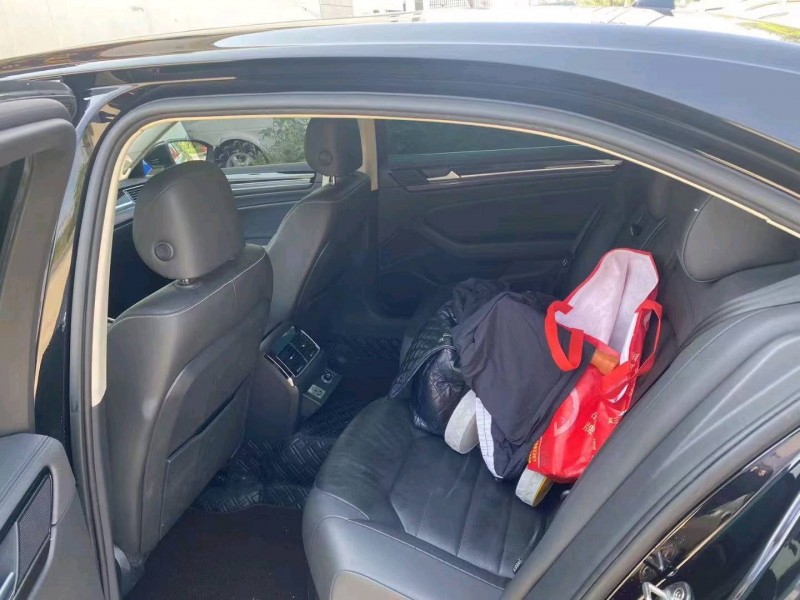 保定17年大众辉昂5