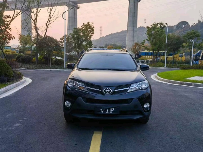 臺州14年豐田RAV4榮放1