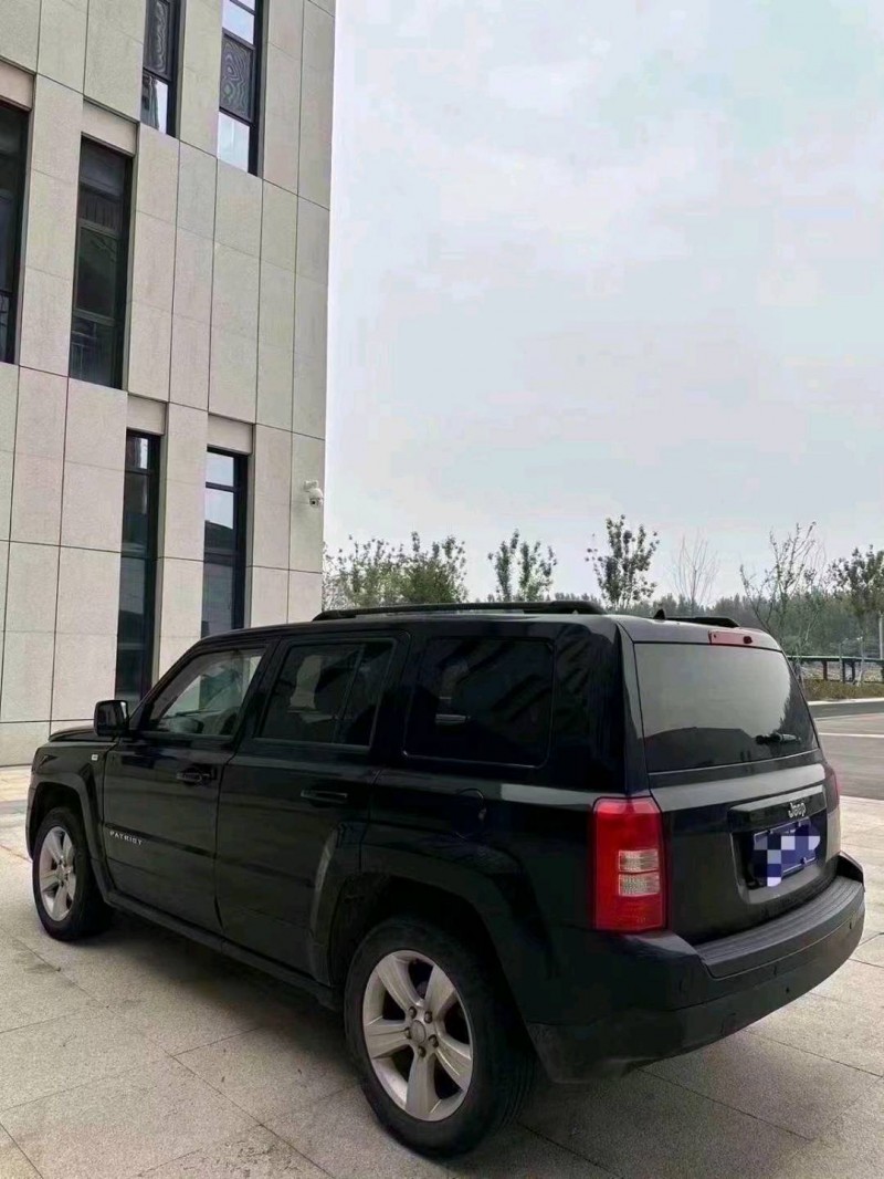 枣庄15年Jeep自由客3