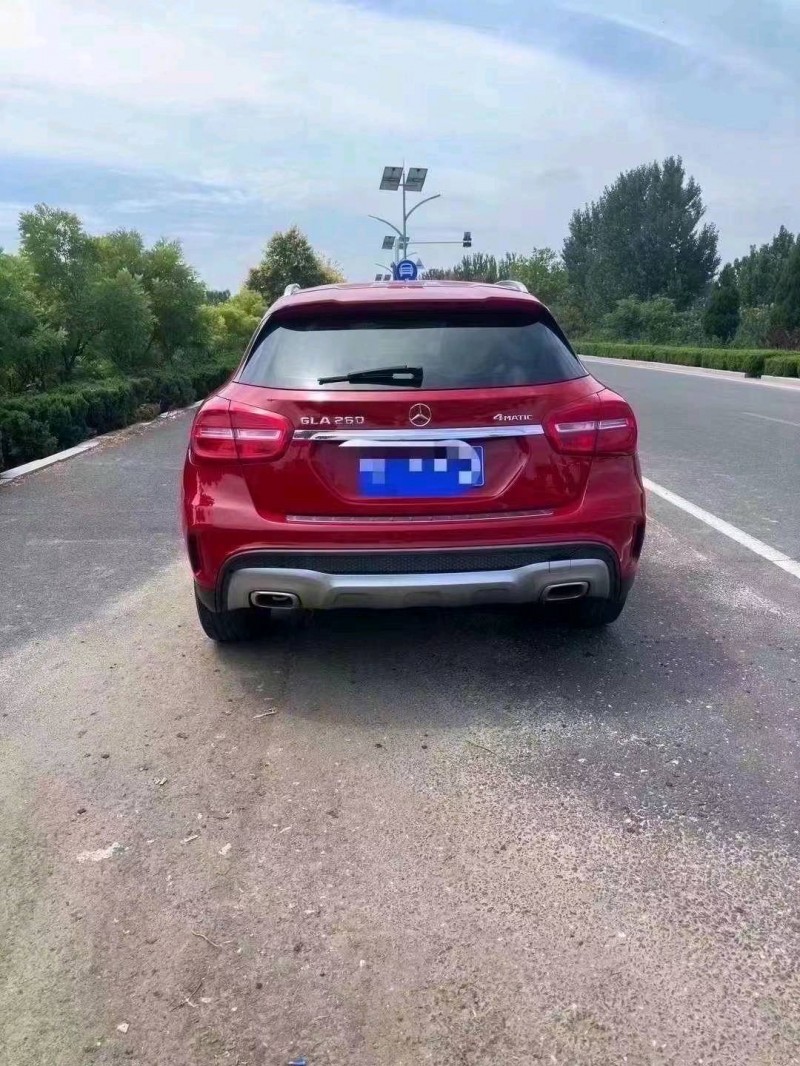 东营15年奔驰GLA7