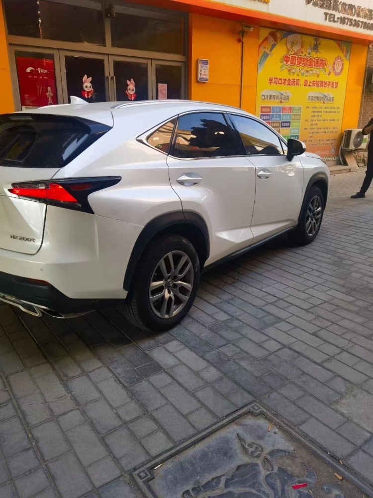 潍坊16年雷克萨斯NX7