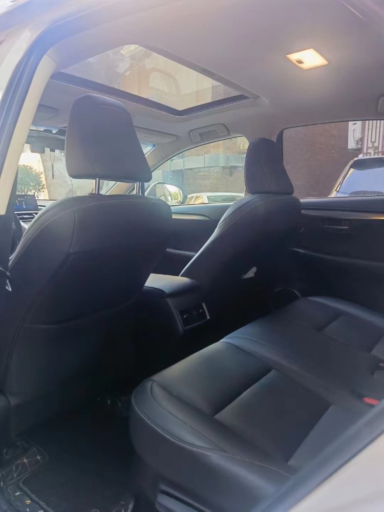 潍坊16年雷克萨斯NX8