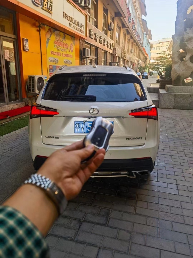 潍坊16年雷克萨斯NX9