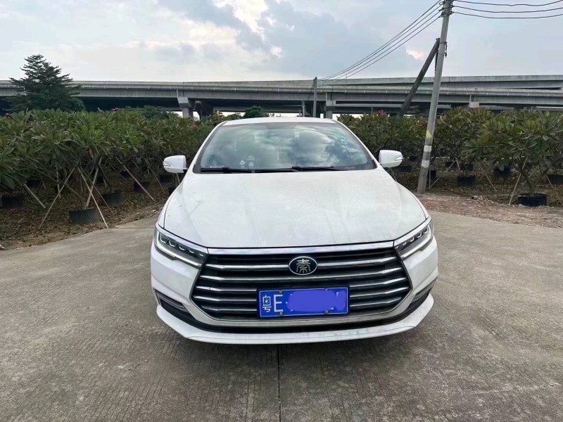 梧州21年比亞迪秦1