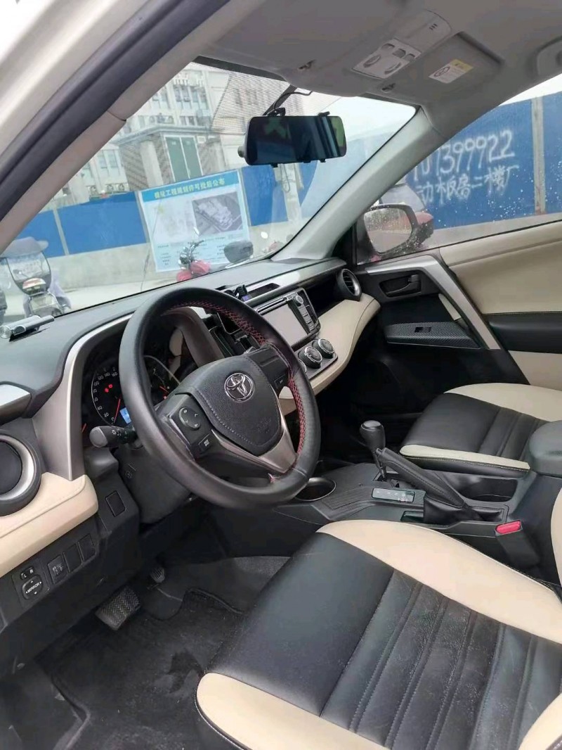 嘉兴15年丰田RAV49