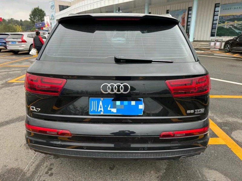 重庆19年奥迪Q75