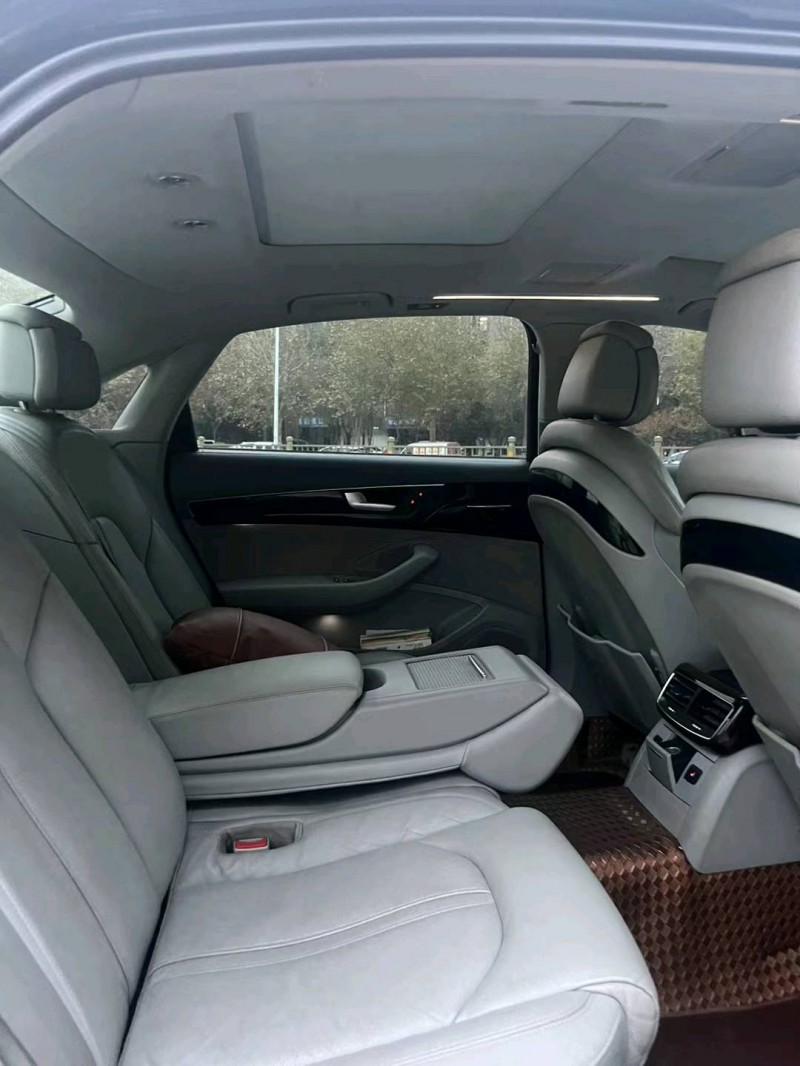 济南12年奥迪A8L4