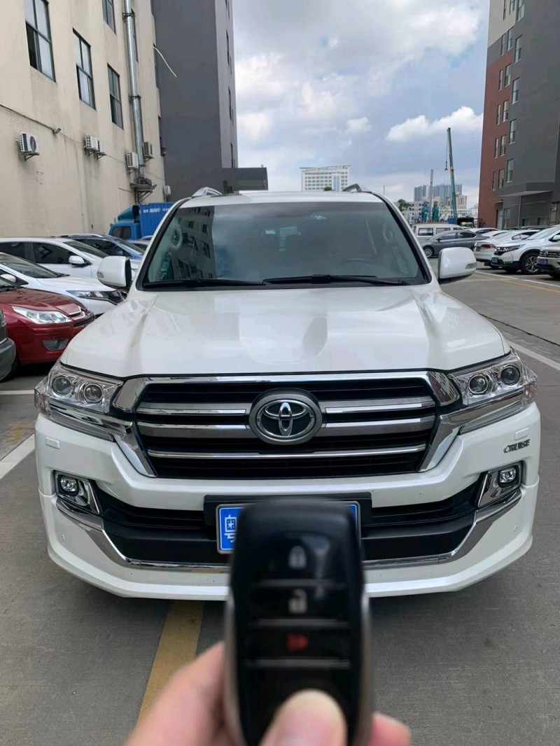 佛山19年丰田兰德酷路泽1