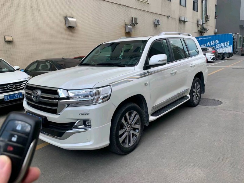 佛山19年丰田兰德酷路泽2