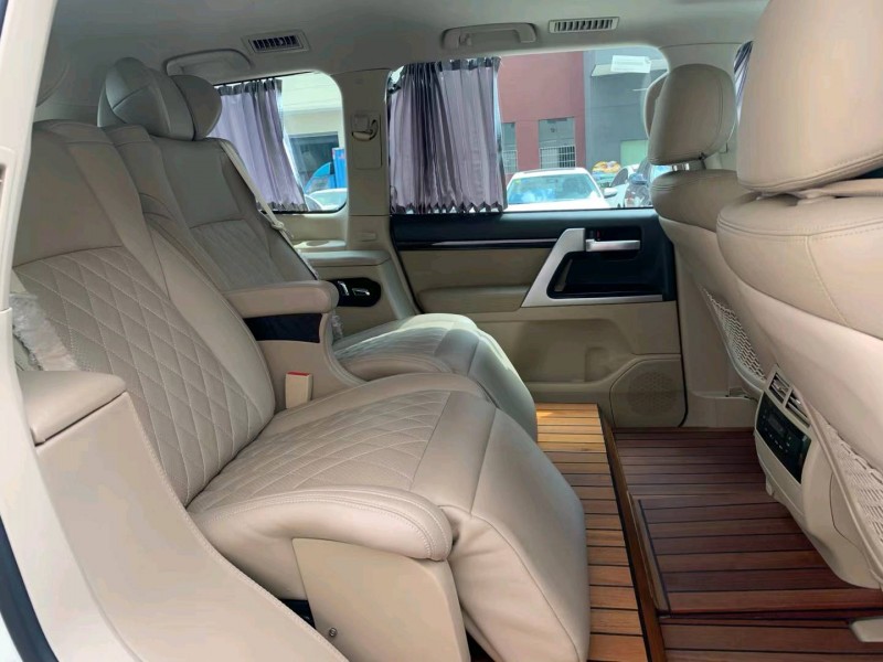 佛山19年丰田兰德酷路泽5