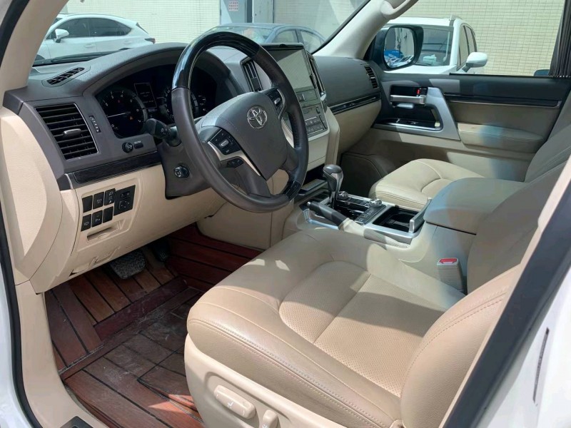 佛山19年丰田兰德酷路泽8