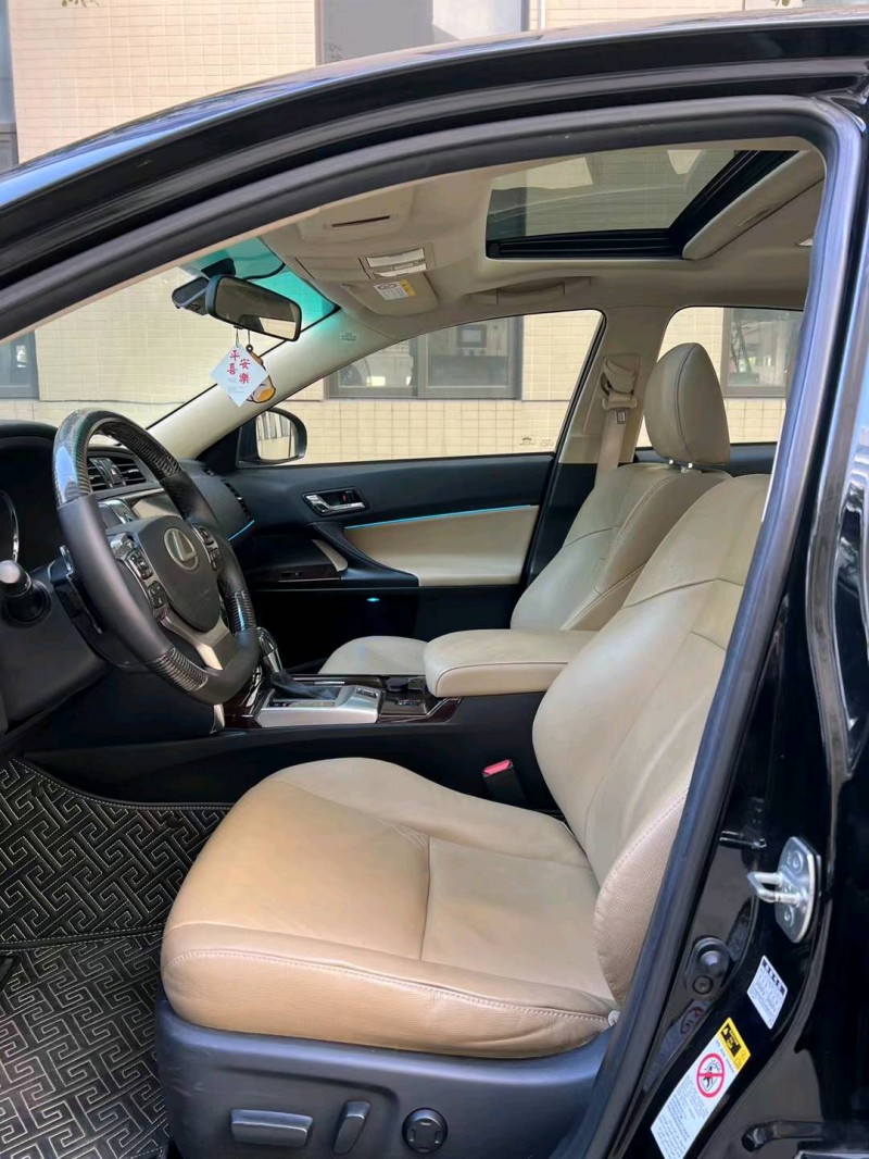 佛山13年丰田锐志5