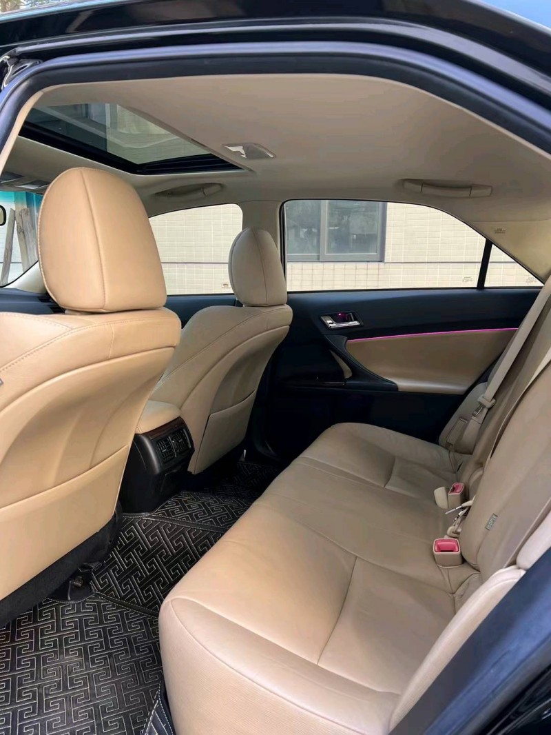 佛山13年丰田锐志6