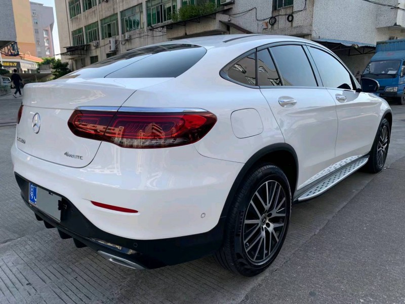 中山22年奔驰GLC5