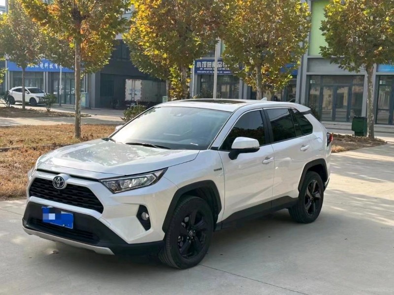 枣庄22年丰田RAV4荣放3