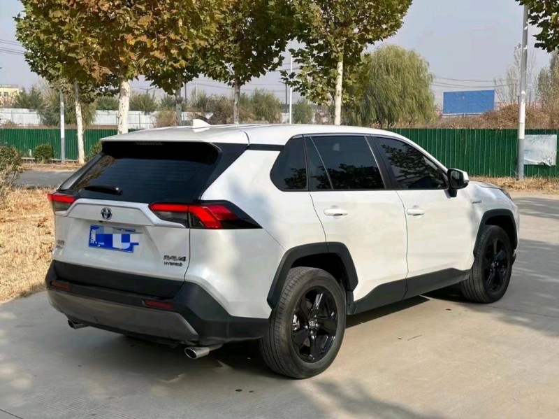 枣庄22年丰田RAV4荣放8