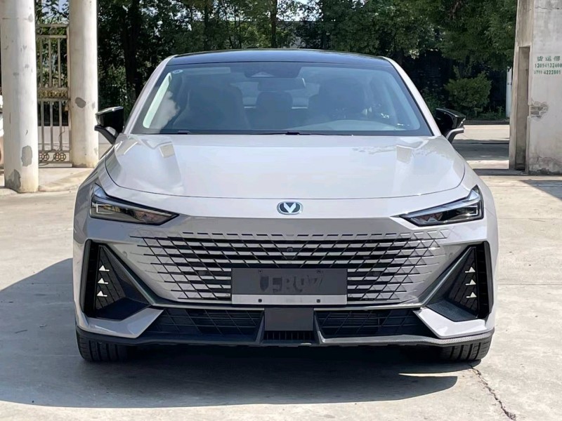 襄陽23年長安汽車UNI-V1