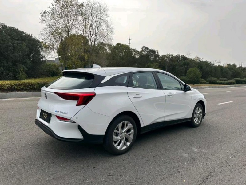 盐城23年别克微蓝7