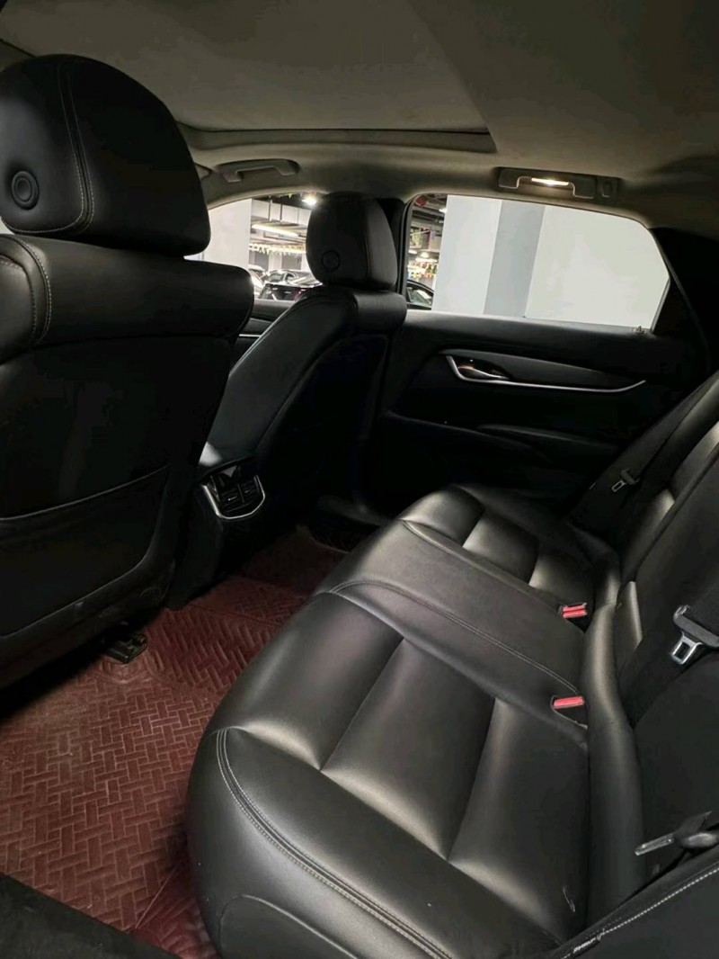 成都19年凯迪拉克XTS7