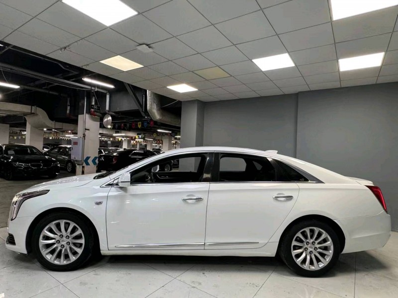 成都19年凯迪拉克XTS8