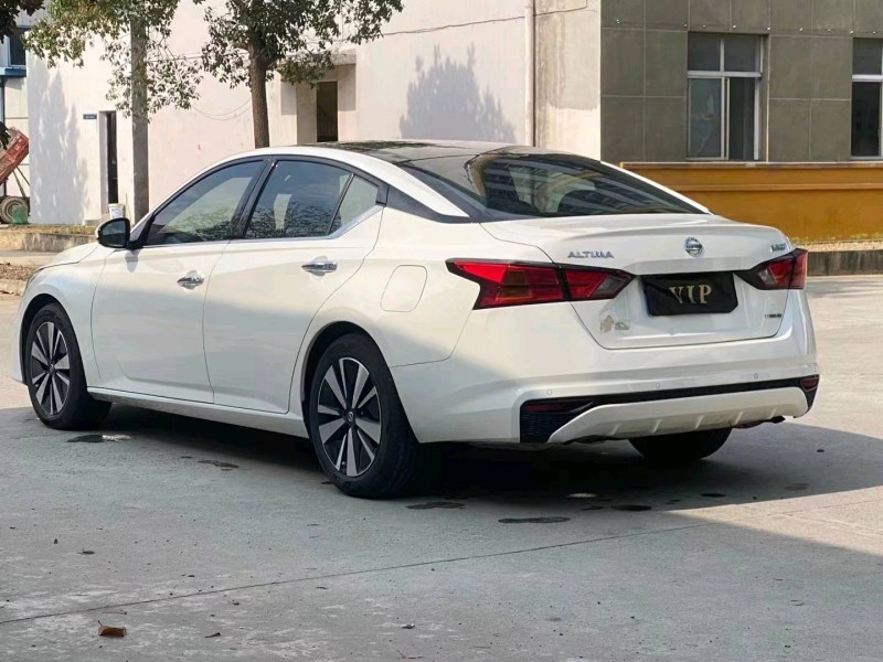 襄陽22年日產天籟3