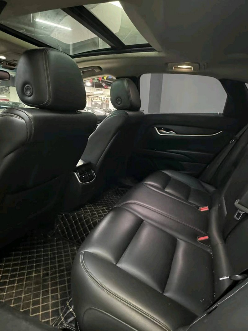 成都19年凯迪拉克XTS7