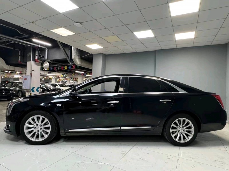 成都19年凯迪拉克XTS8