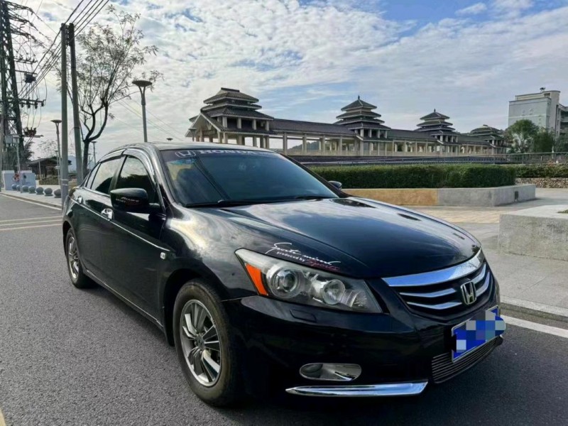 广州13年本田雅阁2