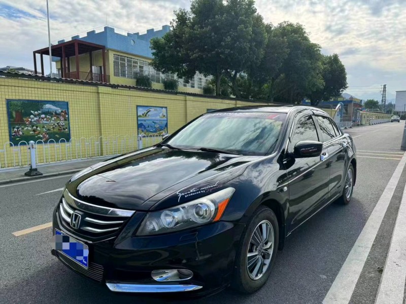 广州13年本田雅阁3