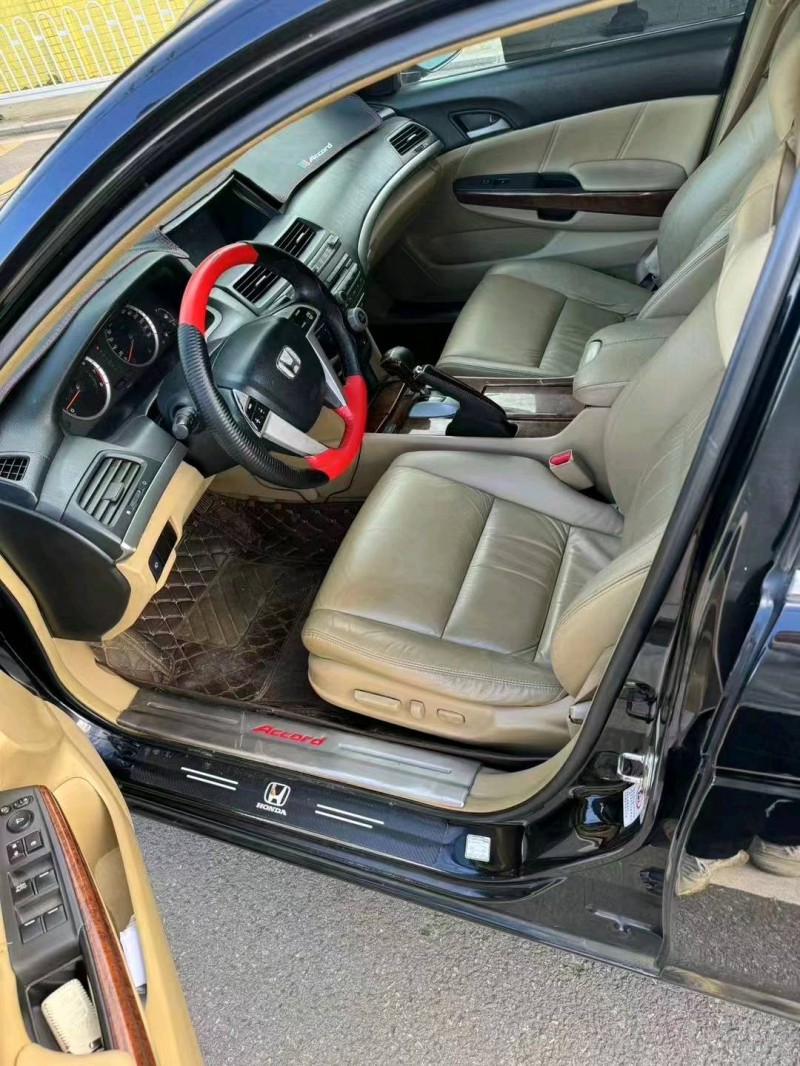 广州13年本田雅阁6