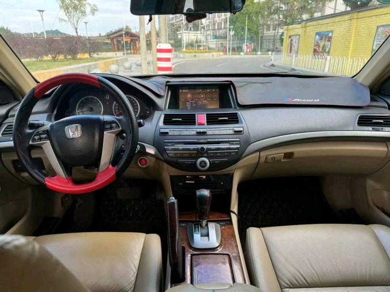 广州13年本田雅阁8