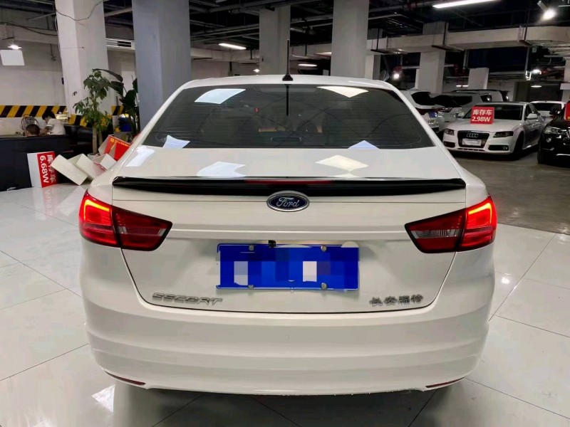 成都18年福特福睿斯9