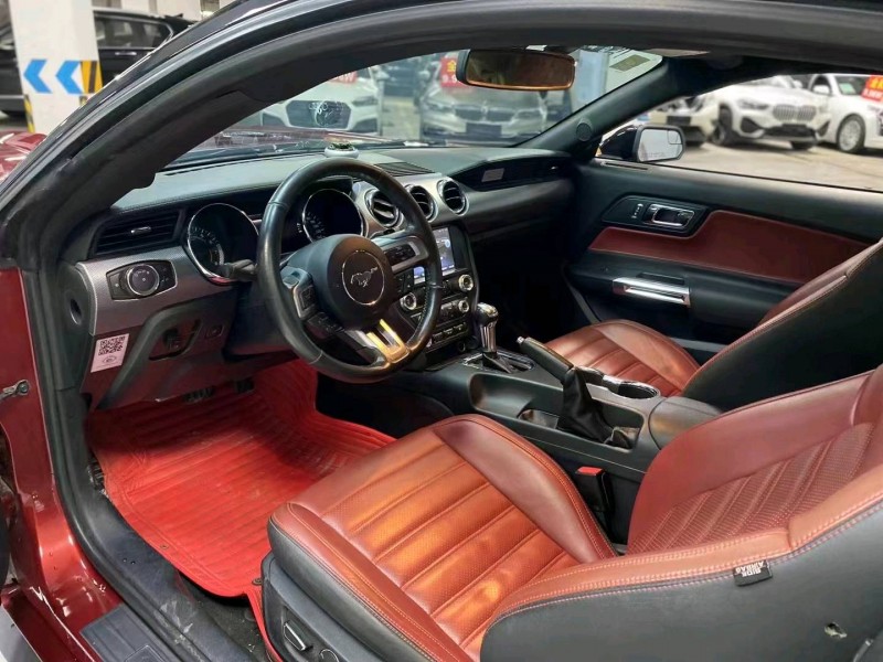 成都17年福特野马6