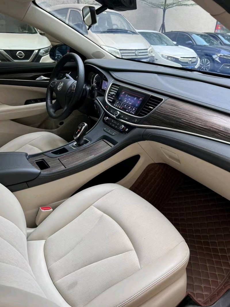 珠海19年别克君越8