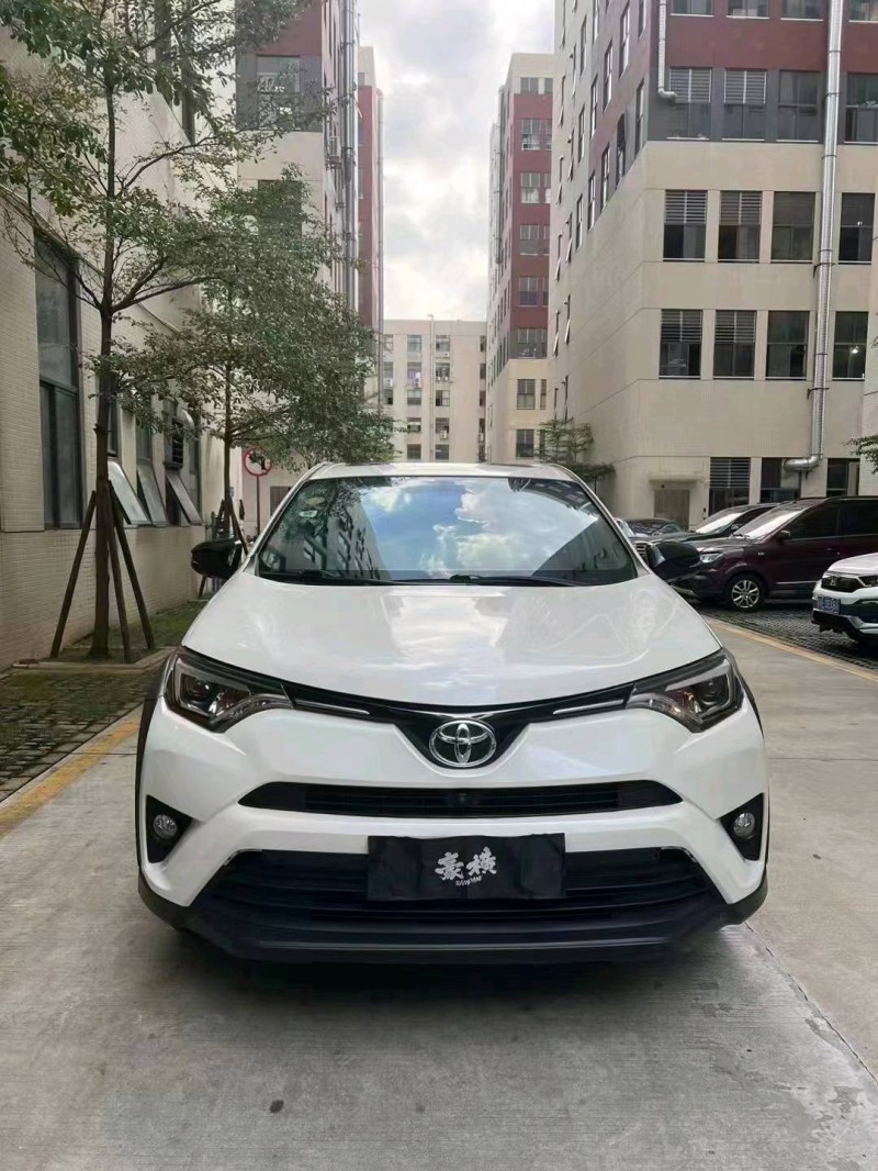 汕头19年丰田RAV4荣放1