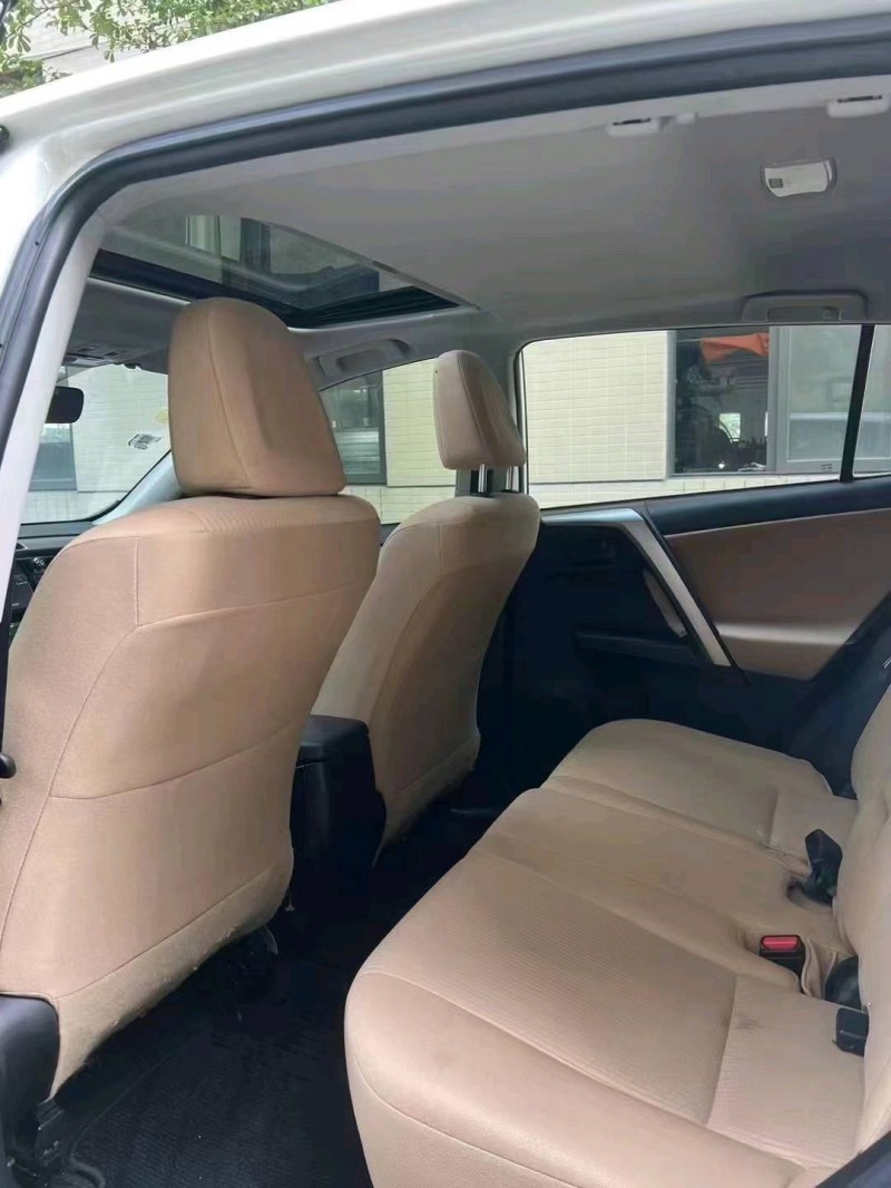 汕头19年丰田RAV4荣放5