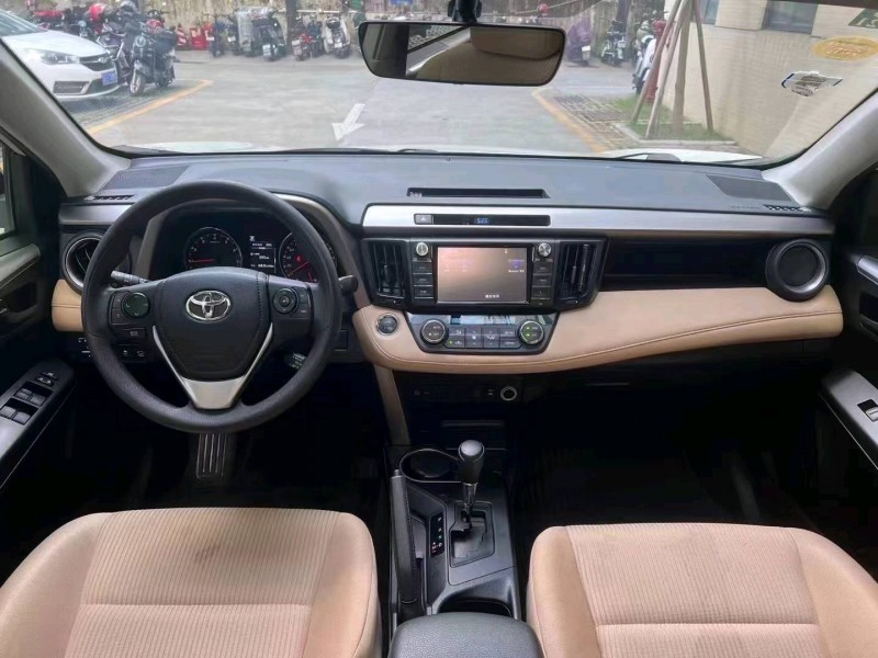汕头19年丰田RAV4荣放6