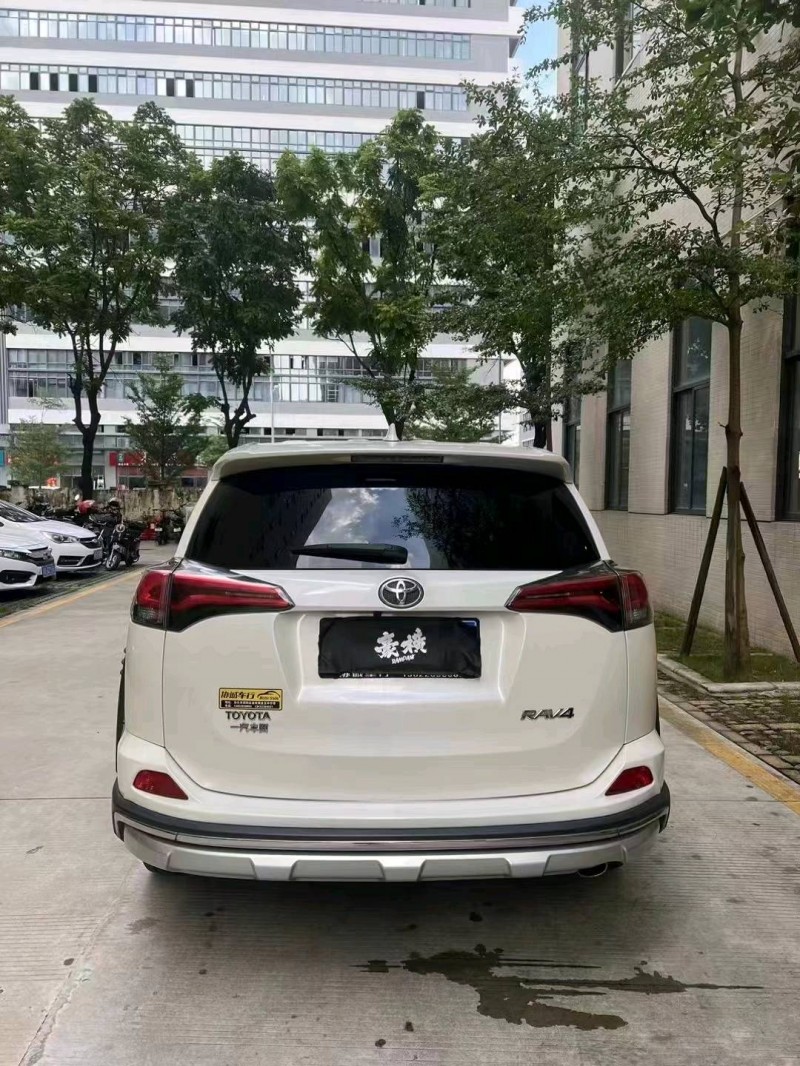 汕头19年丰田RAV4荣放7