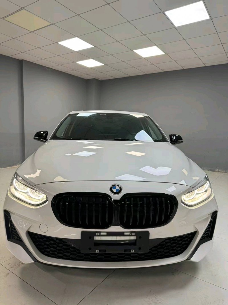 成都23年宝马1系1