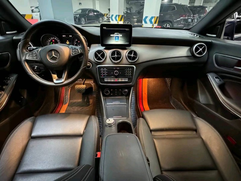 成都17年奔驰CLA4